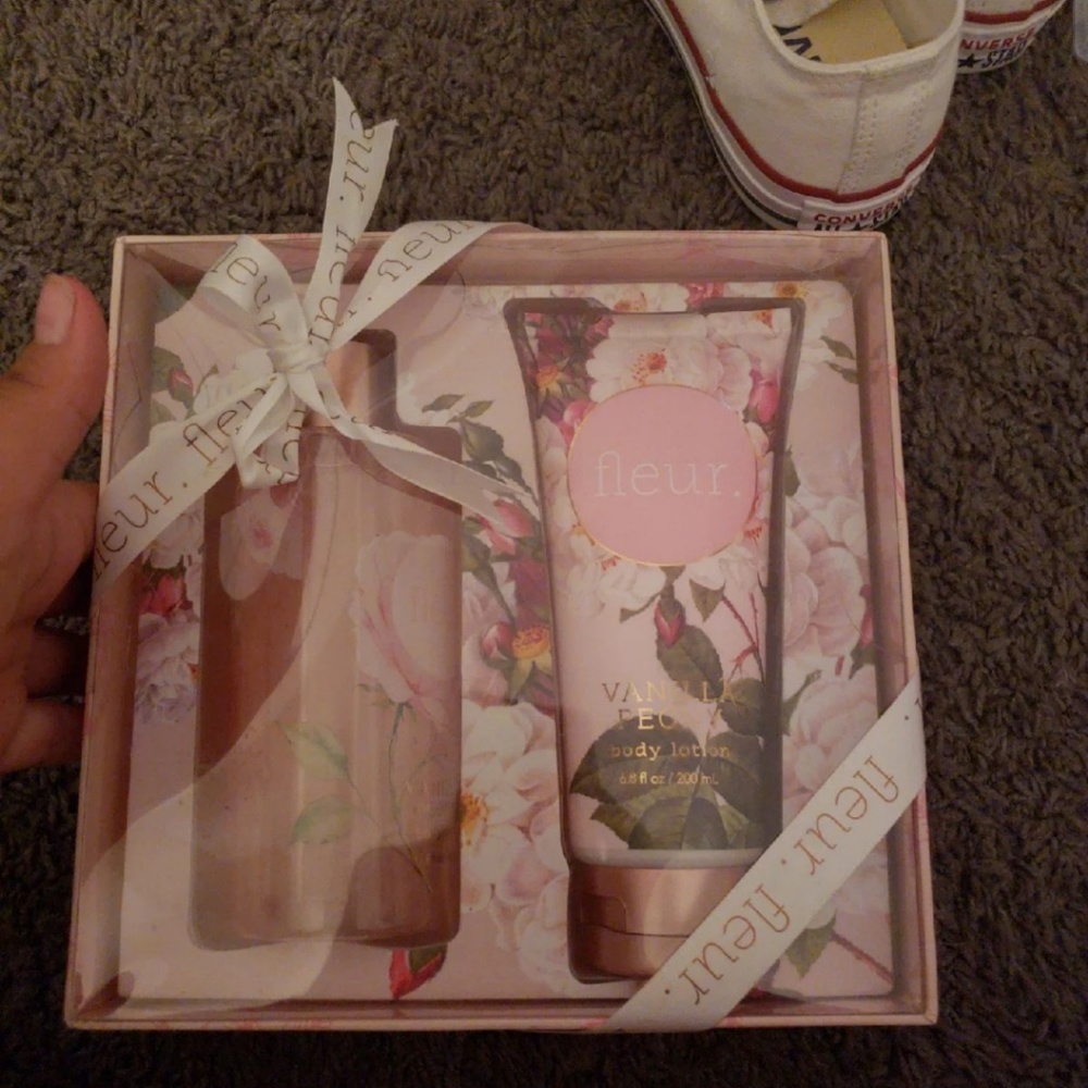Luxurious body care set (vanilla peony)